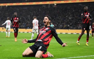 易胜博体育官方网站-弗赖堡客场惊险逼平法兰克福，表现出色