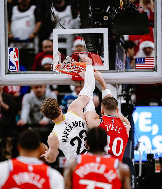 ysbSPORTS-76人逆转爵士:哈登砍下38分-第2张图片-易胜博体育 ysbSPORTS-76人逆转爵士:哈登砍下38分-第2张图片-易胜博体育