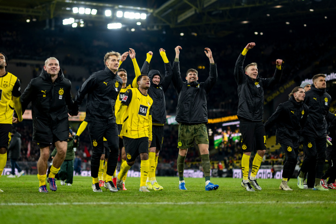 ysbSPORTS-弗莱堡中场组织稳定,助球队击败对手-第1张图片-易胜博体育 ysbSPORTS-弗莱堡中场组织稳定,助球队击败对手-第1张图片-易胜博体育