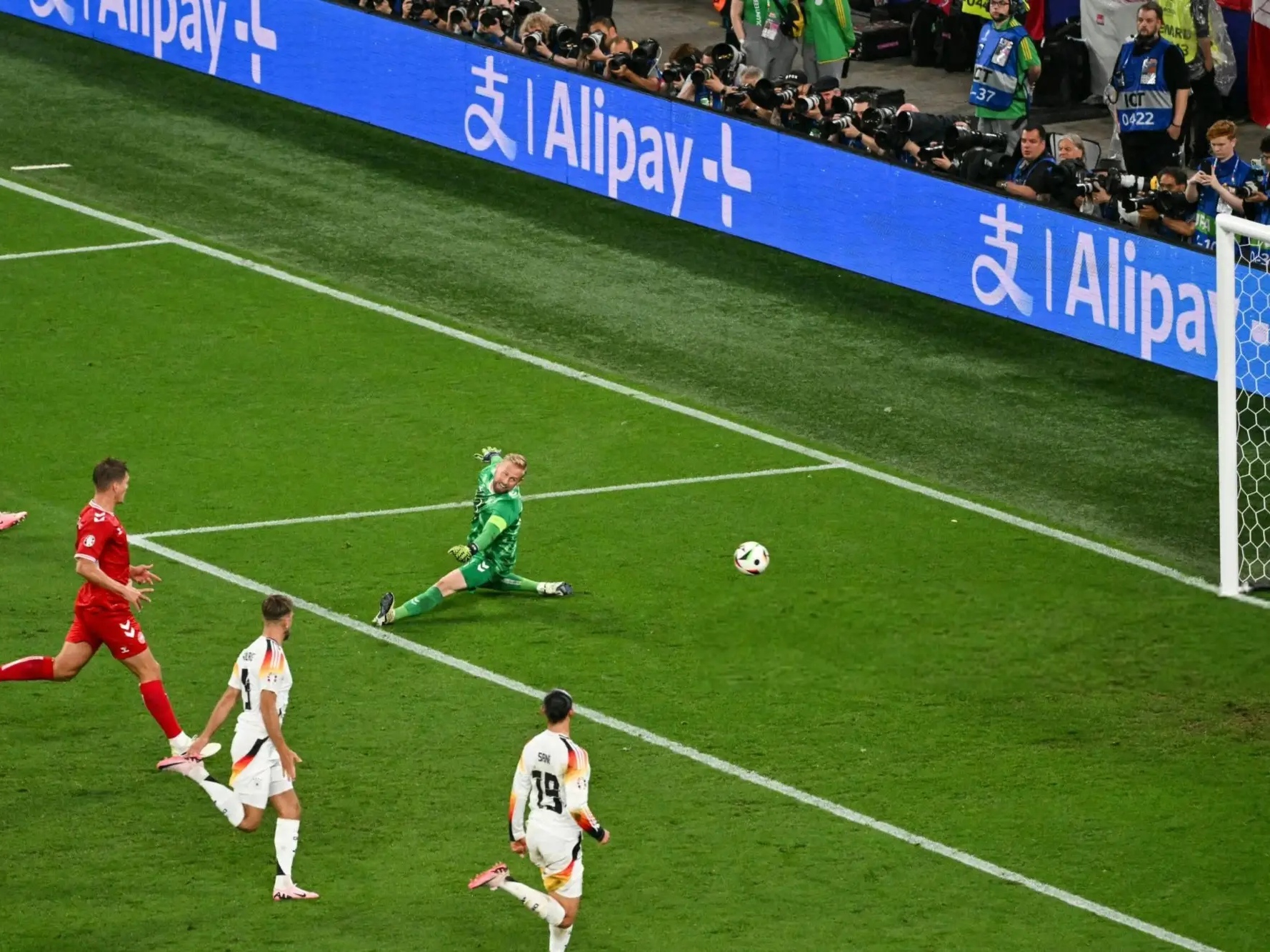 易胜博体育官方网站-阿贾克斯豪取客场胜利,挺进欧洲八强-第1张图片-易胜博体育 易胜博体育官方网站-阿贾克斯豪取客场胜利,挺进欧洲八强-第1张图片-易胜博体育