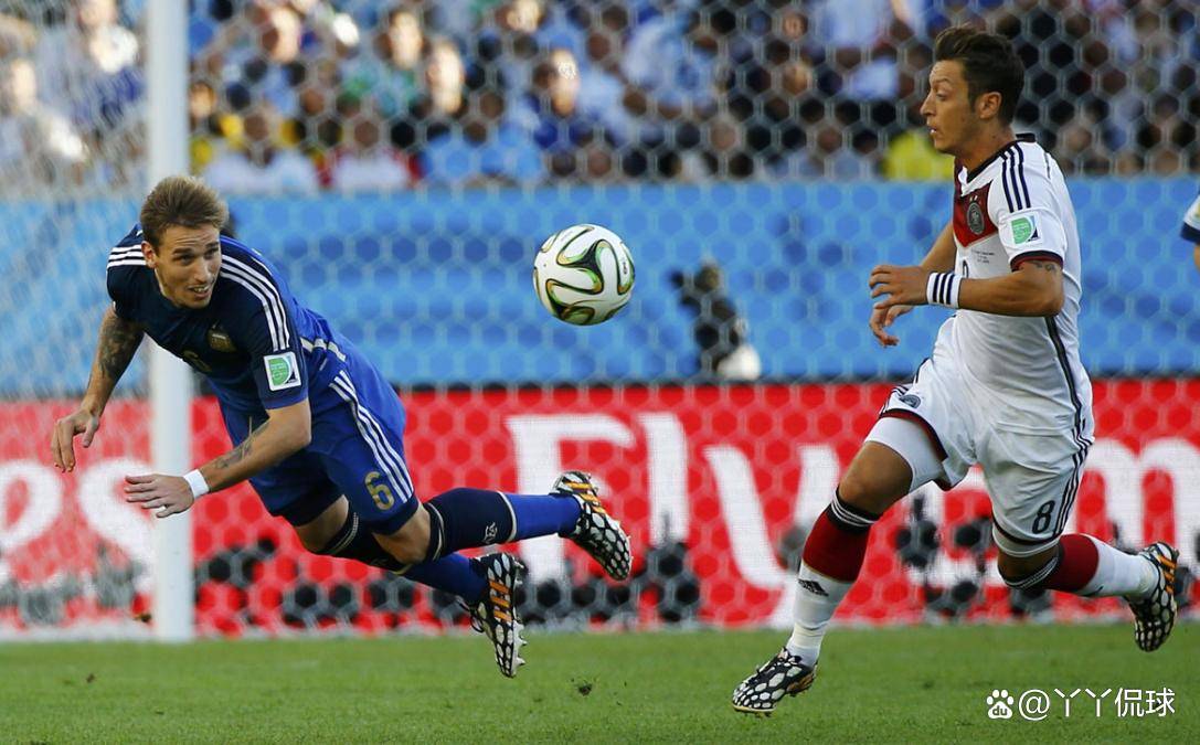 ysbSPORTS-黄队防守稳固,取得重要胜利-第2张图片-易胜博体育 ysbSPORTS-黄队防守稳固,取得重要胜利-第2张图片-易胜博体育